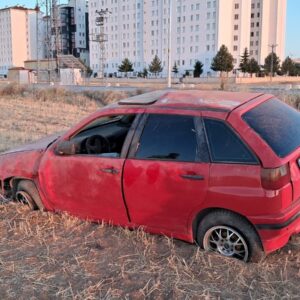 karamanda kontrolden cikan arac takla atti 1 yarali 84KyM3mz