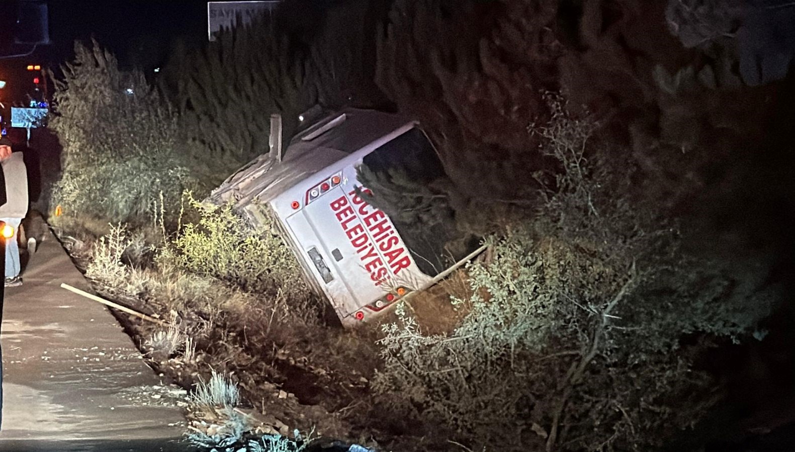 afyonkarahisarda midibus devrildi 12 yarali A4xSm56G