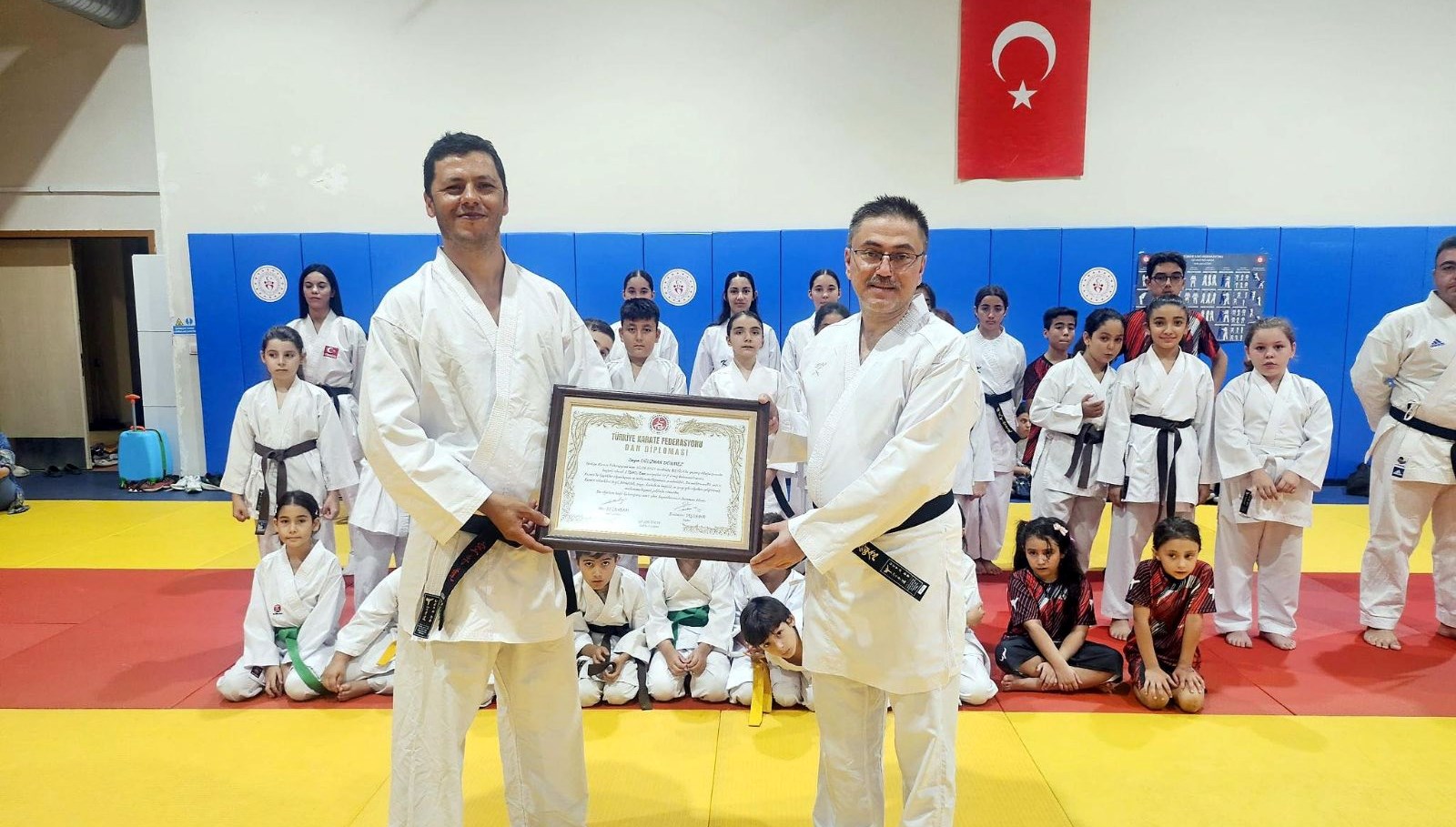 bassavci karatede siyah kusak aldi tTcrrVSK