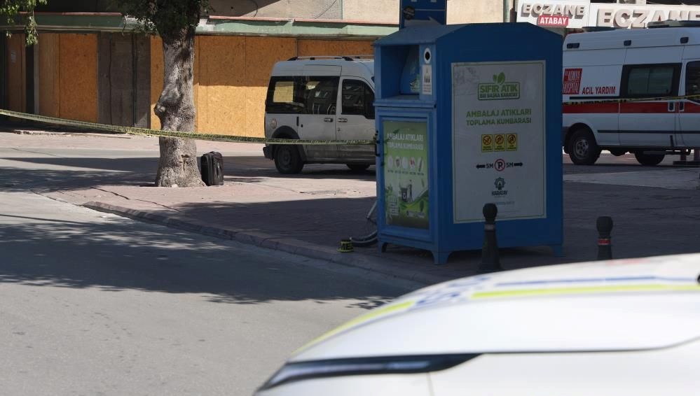 konyada bomba alarmi cadde trafige kapatildi jFvNvUiw