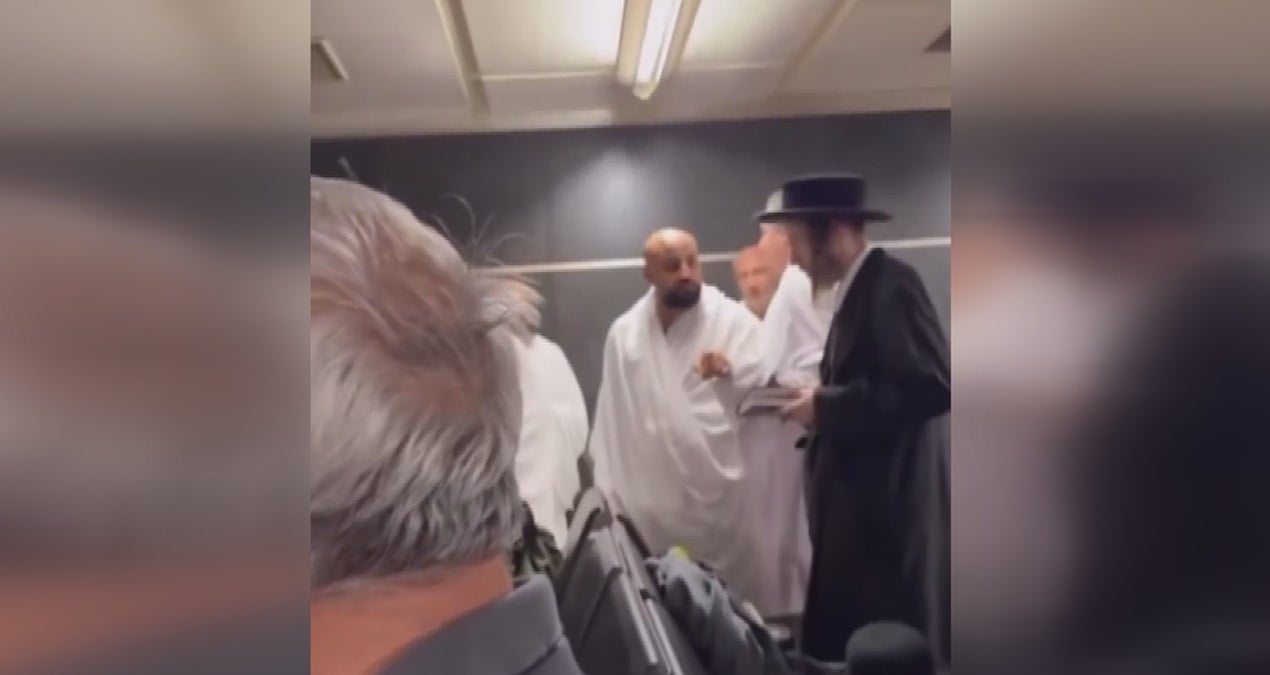 sabiha gokcen havalimaninda kavga umre yolculari ile yahudi yolcular birbirine girdi djLCNHeS