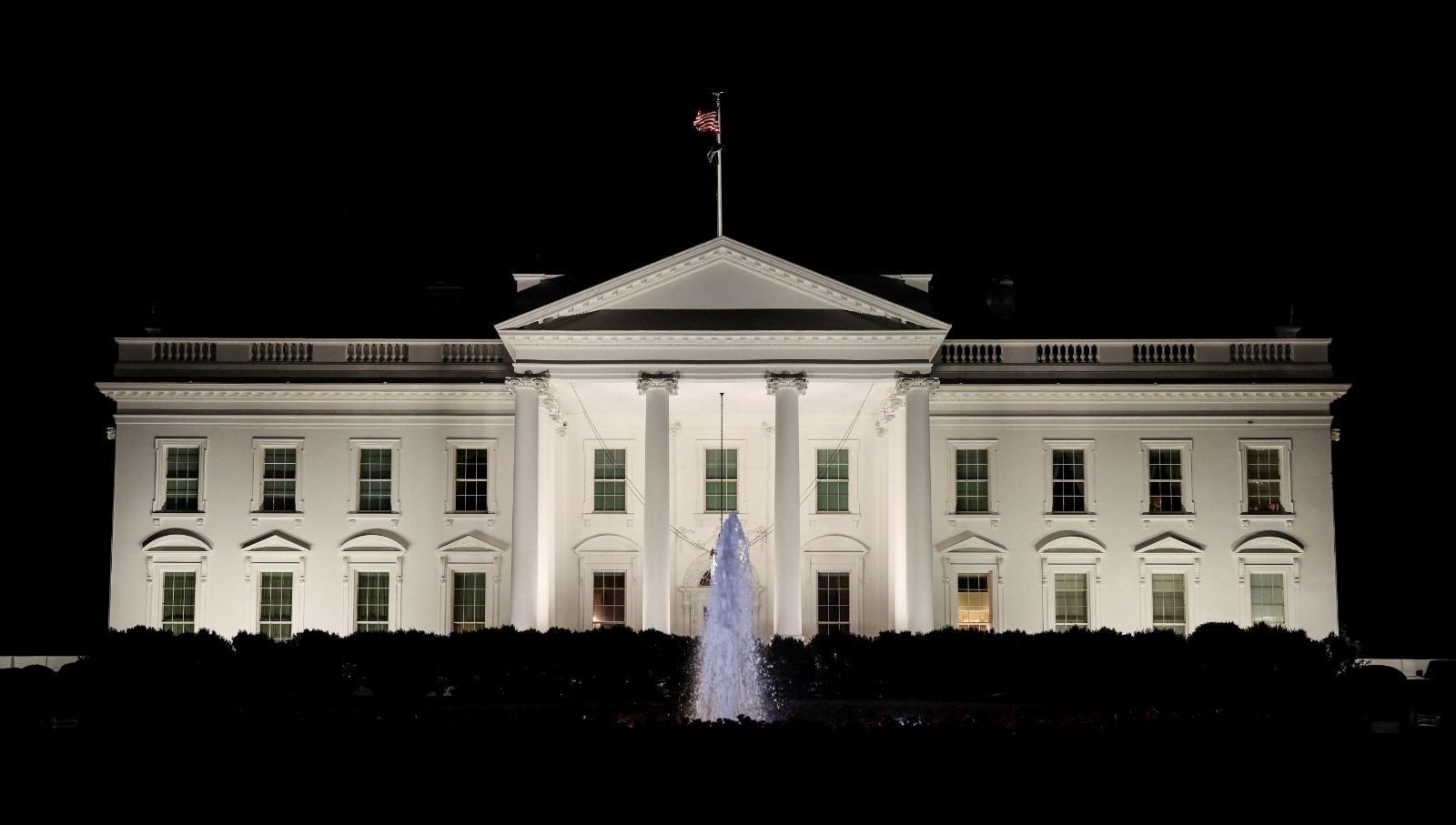 trump midas sendromu yasiyor beyaz sarayi altinla doldurmaya devam ediyor yabanci liderler cildiriyor qIrmyvEe