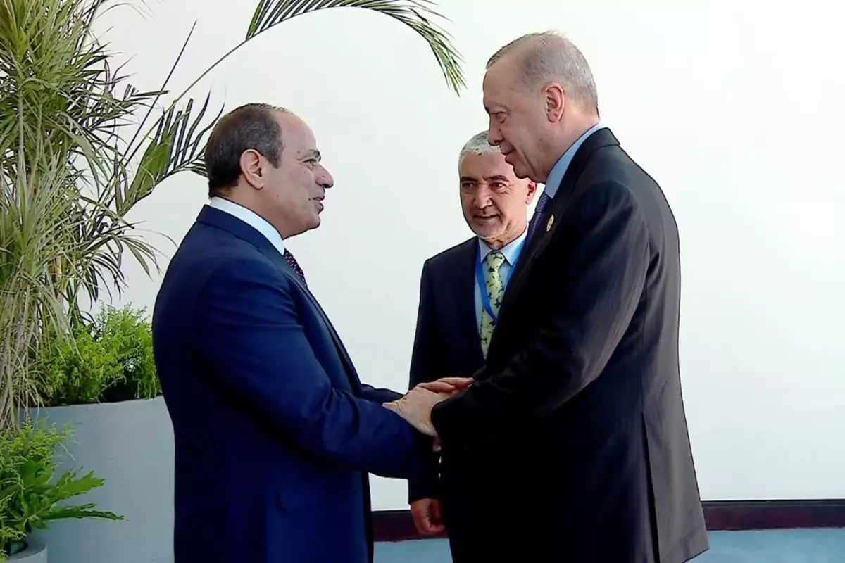 cumhurbaskani erdogan gazze zirvesi icin misirda sisi bizzat karsiladi YI7l4tZV.jpg