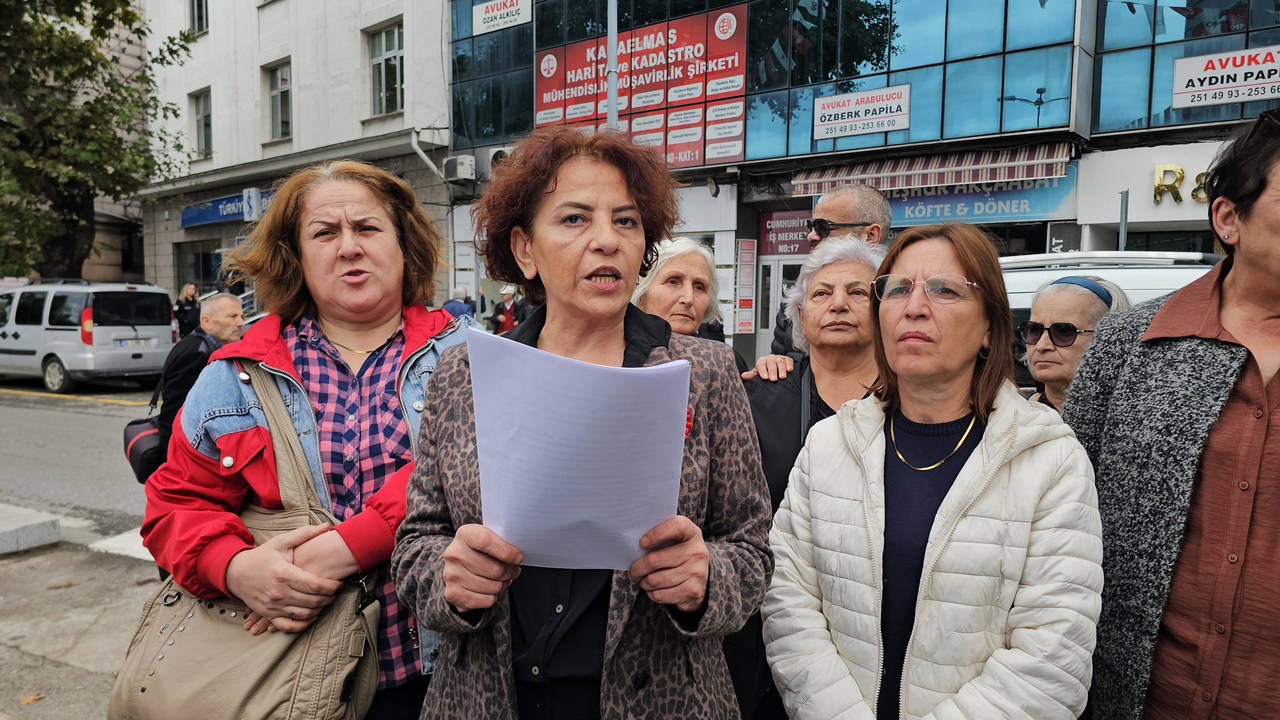 zonguldak chp merkez ilce kadin kollari yoneticisi ve uyesi 10 kadin gorevlerinden istifa etti 4bH5JTMK.jpg