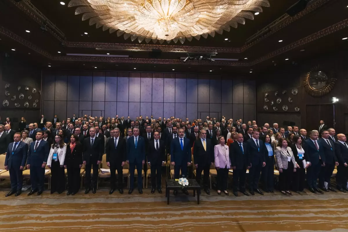 baskonsoloslar konferansi basladi WNtfvxHe.jpg