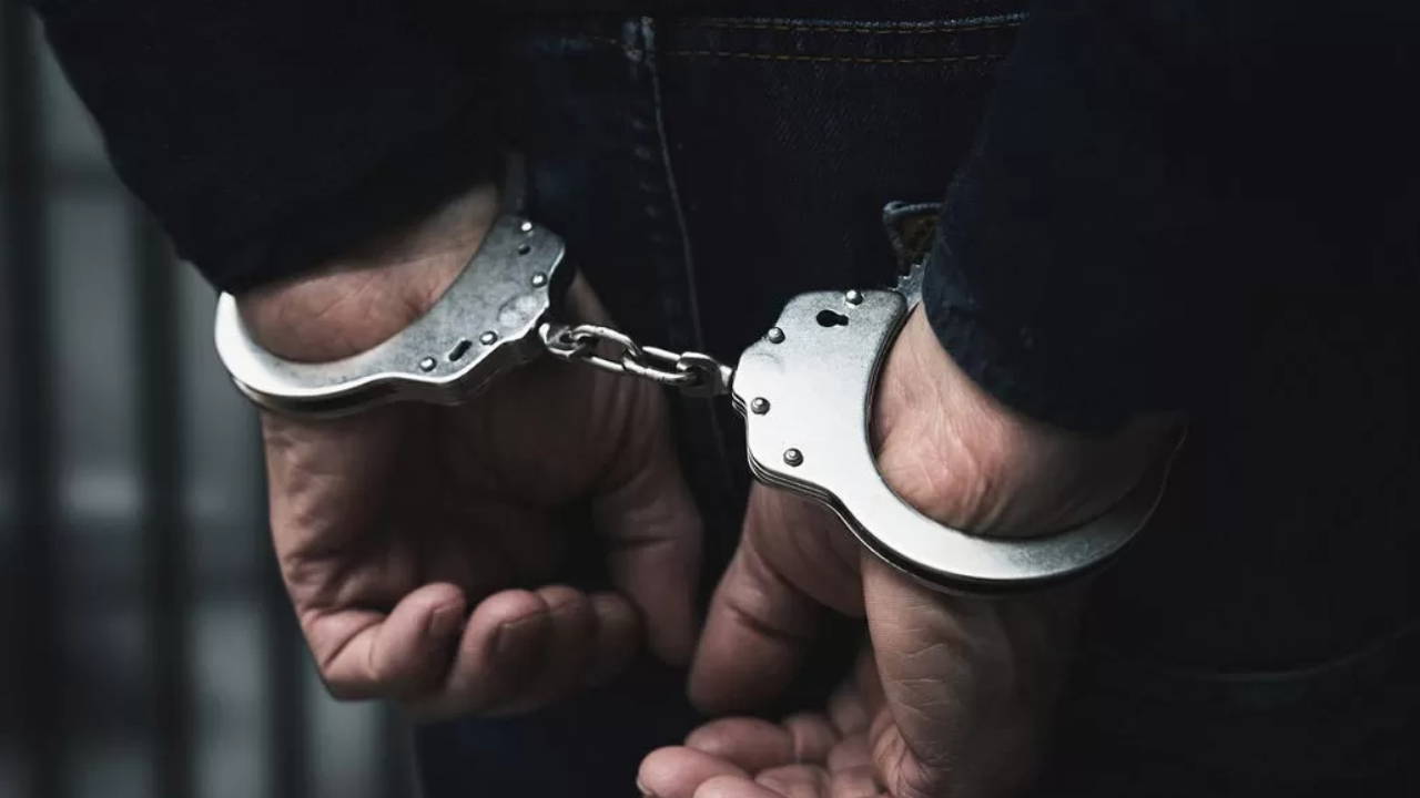 emekli polis uyusturucu sevkiyatinda sucustu yakalandi YvsGOzt8.jpg