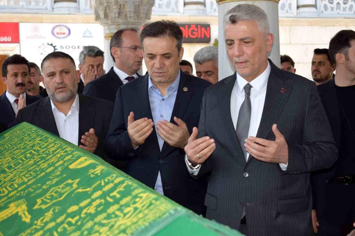 Kahramanmaraş’taki Okul Saldırısında Hayatını Kaybeden Furkan, Son Yolculuğuna Uğurlandı