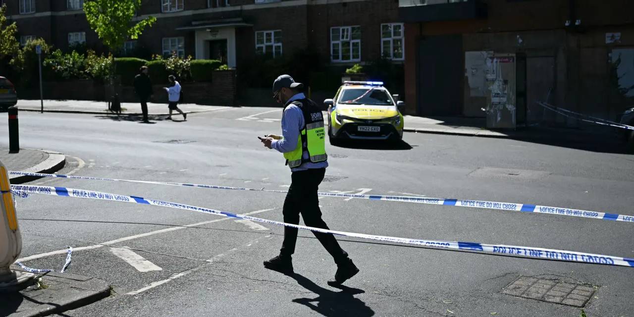 Londra’da Yahudilere Yönelik Bıçaklı Saldırı: İki Yaralı, Saldırgan Gözaltında