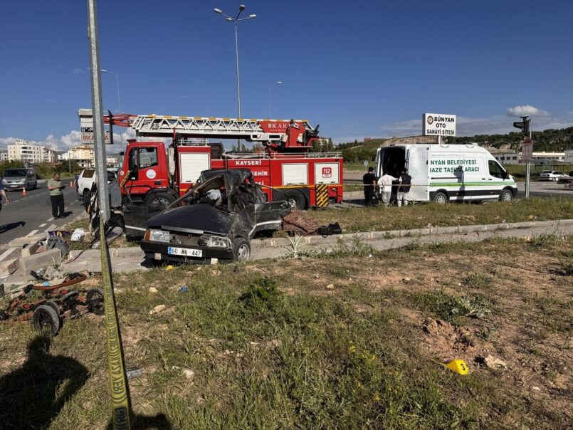 Kayseri’de trafik kazası: 3 ölü, 5 yaralı